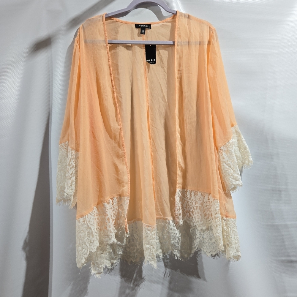 TORRID Sheer Peach Kimono with Lace Trim Sz 1/2 (1x/2x)